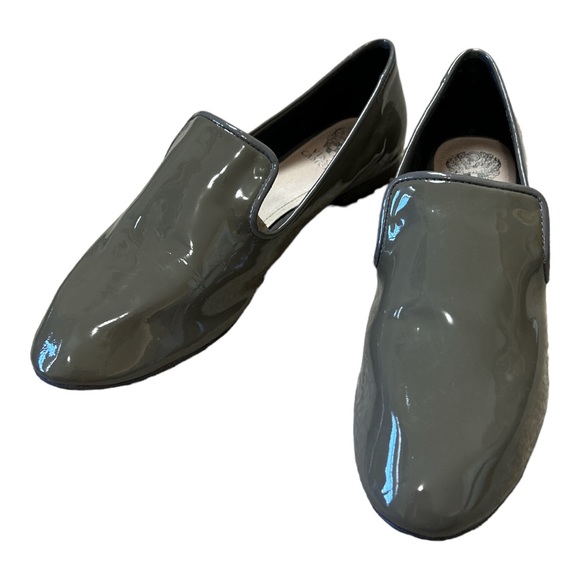 Vince Camuto Womens Grey Lindgren Faux Patent Loafers Size 7.5 - Picture 1 of 6